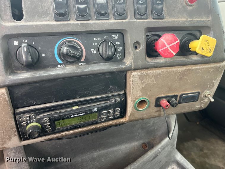 image for item EK8529 2001 Sterling A9500 truck cab and chassis