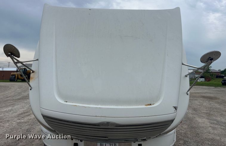 image for item EK8529 2001 Sterling A9500 truck cab and chassis