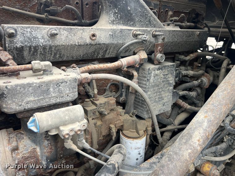 image for item EK8529 2001 Sterling A9500 truck cab and chassis