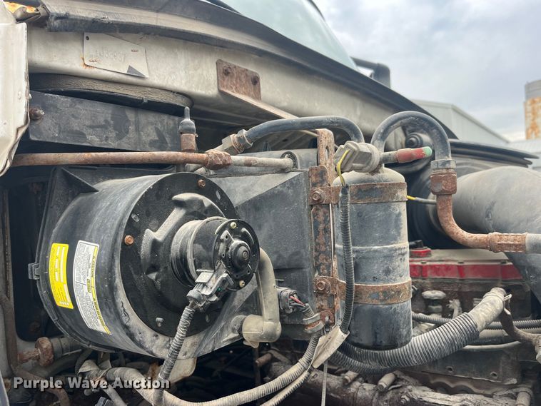 image for item EK8529 2001 Sterling A9500 truck cab and chassis