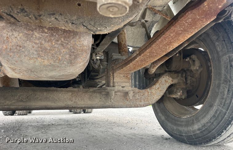 image for item EK8529 2001 Sterling A9500 truck cab and chassis