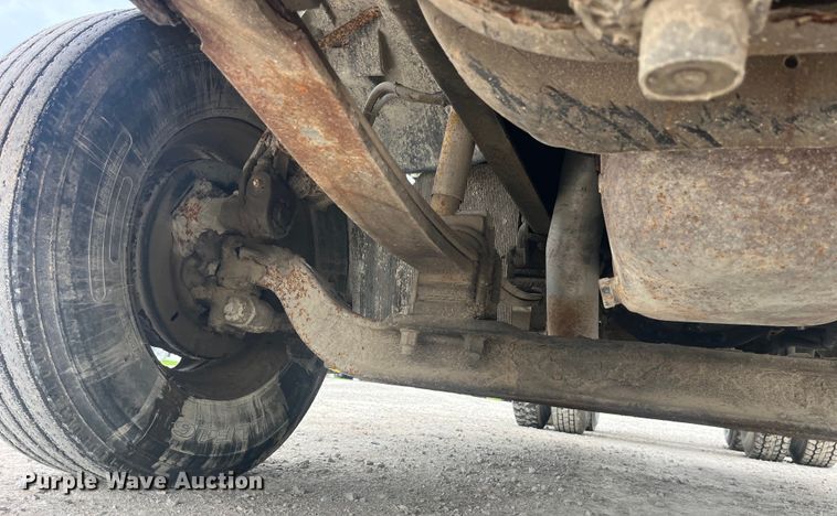 image for item EK8529 2001 Sterling A9500 truck cab and chassis