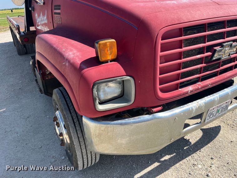 image for item EK8543 2002 Chevrolet  C7500 rollback truck