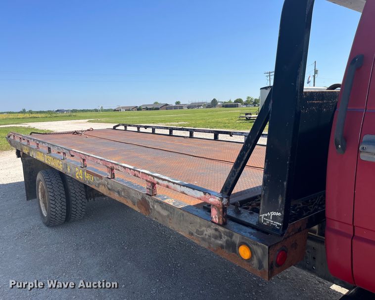 image for item EK8543 2002 Chevrolet  C7500 rollback truck