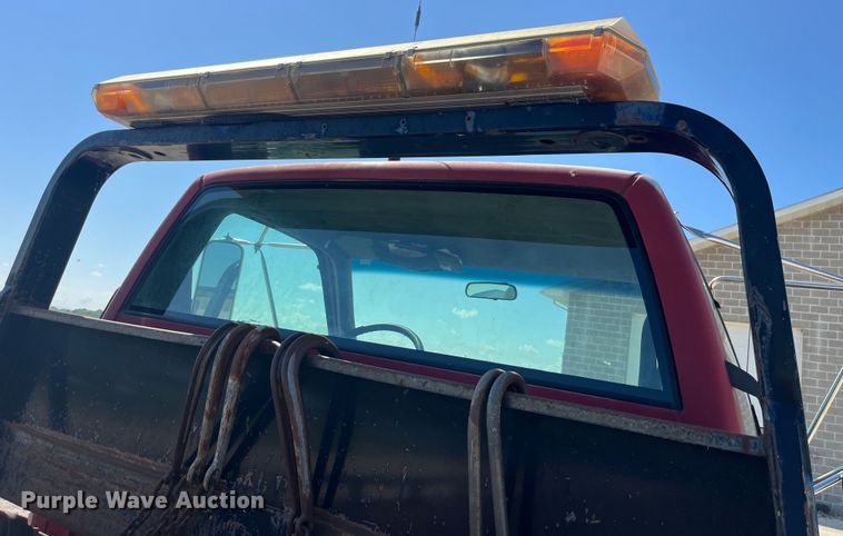 image for item EK8543 2002 Chevrolet  C7500 rollback truck