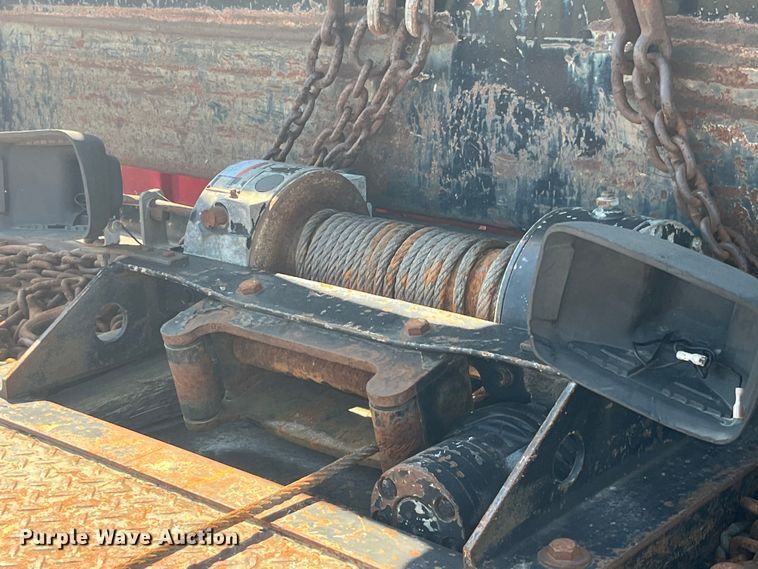 image for item EK8543 2002 Chevrolet  C7500 rollback truck