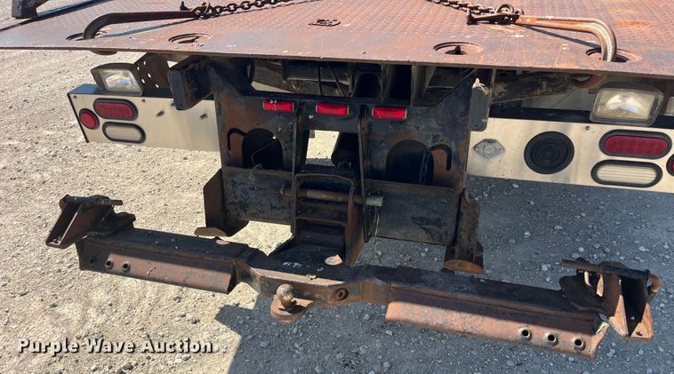 image for item EK8543 2002 Chevrolet  C7500 rollback truck