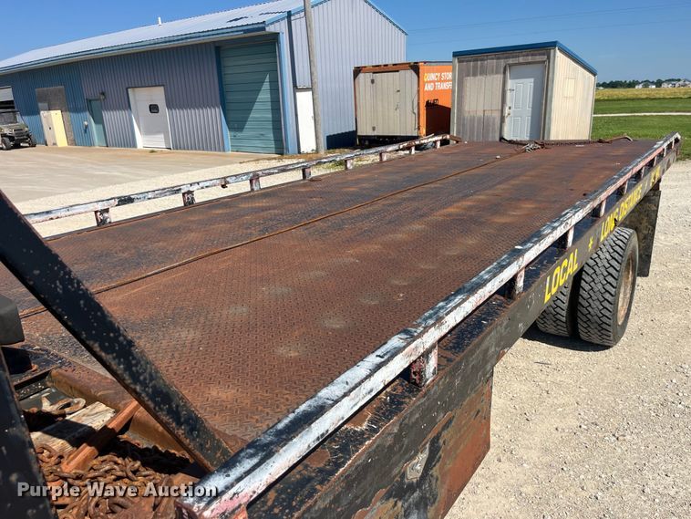 image for item EK8543 2002 Chevrolet  C7500 rollback truck