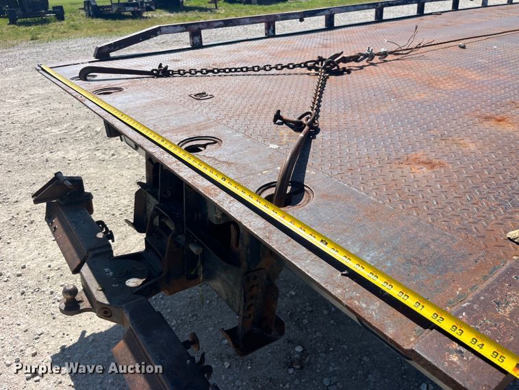 image for item EK8543 2002 Chevrolet  C7500 rollback truck