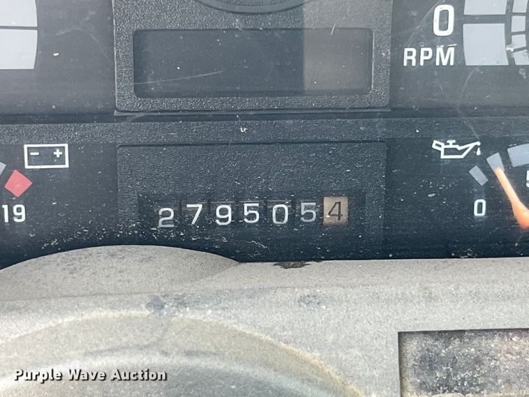 image for item EK8543 2002 Chevrolet  C7500 rollback truck