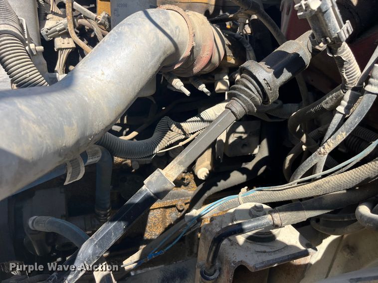 image for item EK8543 2002 Chevrolet  C7500 rollback truck