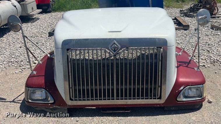 image for item EK8577 2007 International  9400i hood