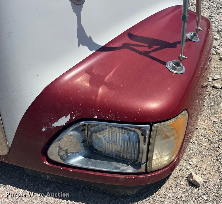 image for item EK8577 2007 International  9400i hood