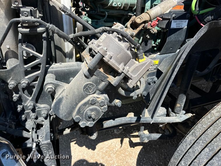 image for item IB9419 2022 Volvo VNR semi truck