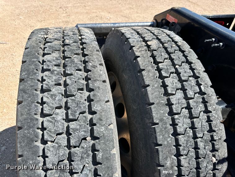 image for item IB9419 2022 Volvo VNR semi truck