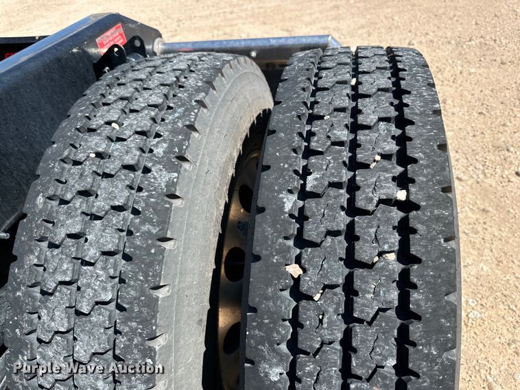 image for item IB9419 2022 Volvo VNR semi truck