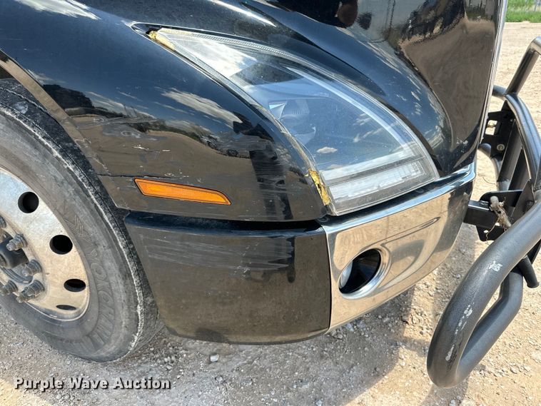 image for item IB9420 2022 Volvo VNR semi truck