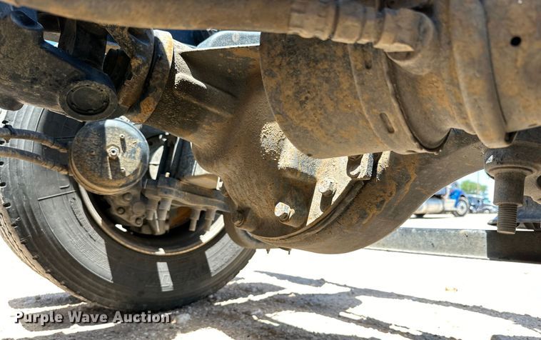 image for item IB9420 2022 Volvo VNR semi truck