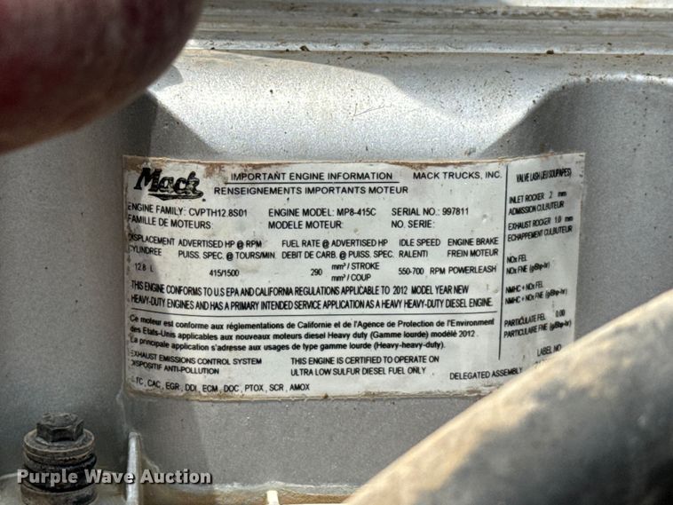 image for item IE9025 2013 Mack CHU613 semi truck