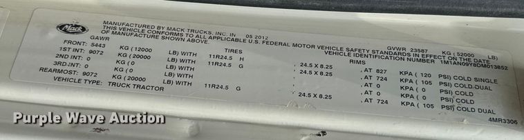 image for item IE9025 2013 Mack CHU613 semi truck