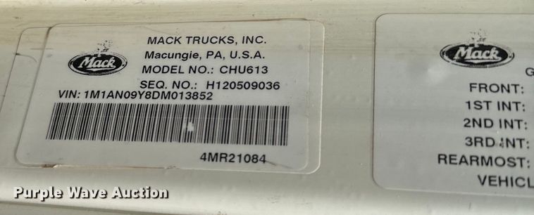 image for item IE9025 2013 Mack CHU613 semi truck
