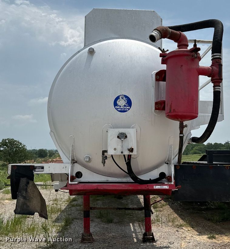 image for item IE9028 2007 Dragon  tank trailer