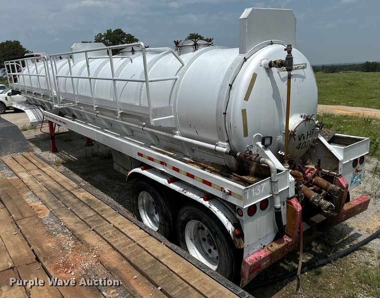 image for item IE9028 2007 Dragon  tank trailer