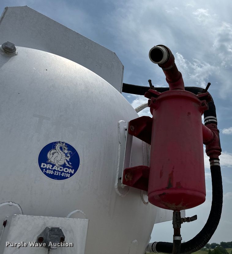 image for item IE9028 2007 Dragon  tank trailer