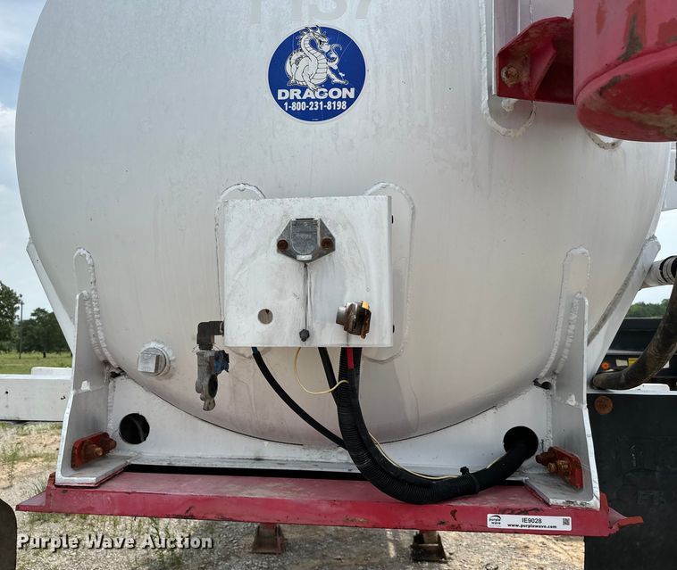 image for item IE9028 2007 Dragon  tank trailer