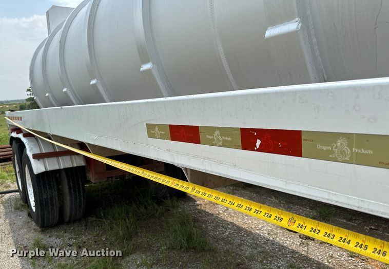 image for item IE9028 2007 Dragon  tank trailer