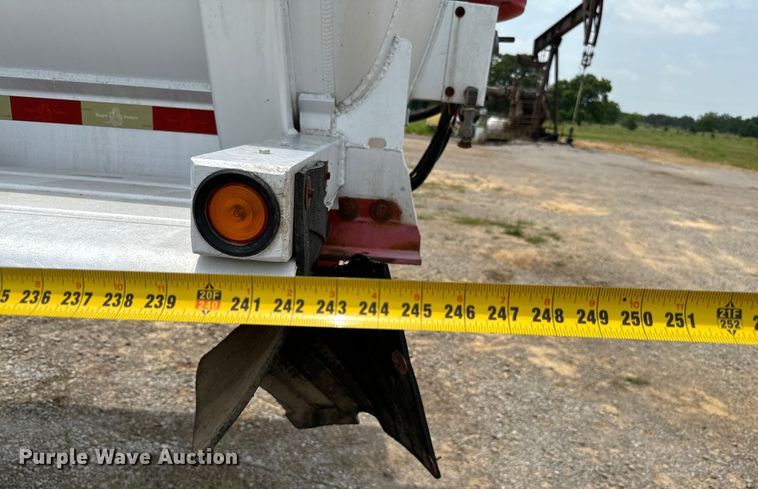 image for item IE9028 2007 Dragon  tank trailer