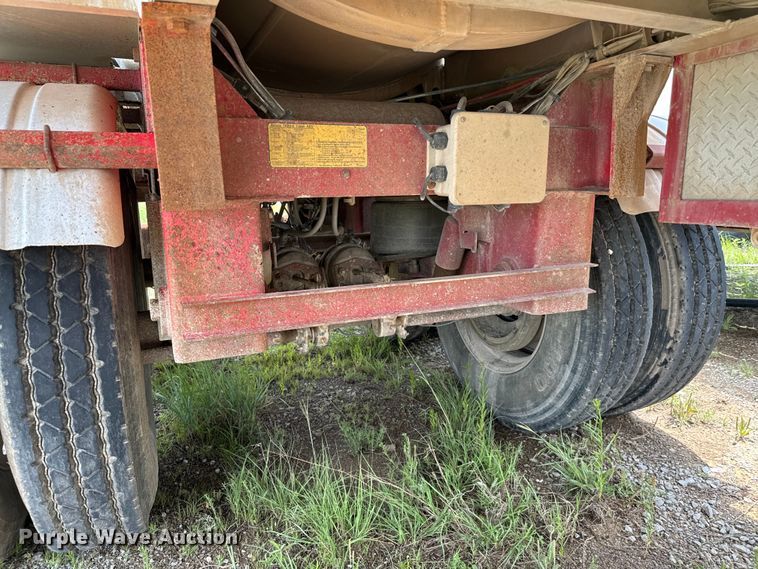 image for item IE9028 2007 Dragon  tank trailer