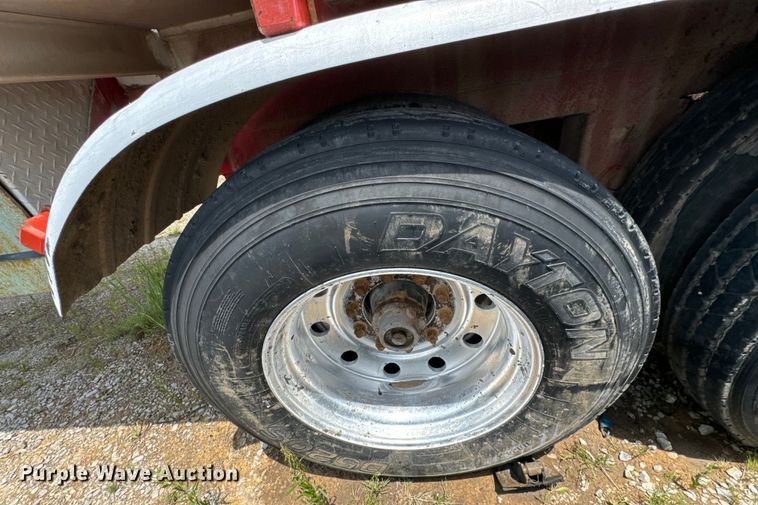 image for item IE9028 2007 Dragon  tank trailer