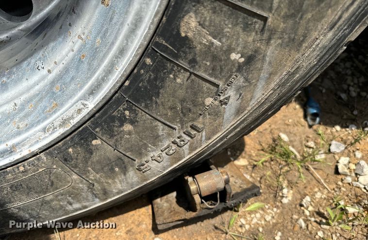 image for item IE9028 2007 Dragon  tank trailer