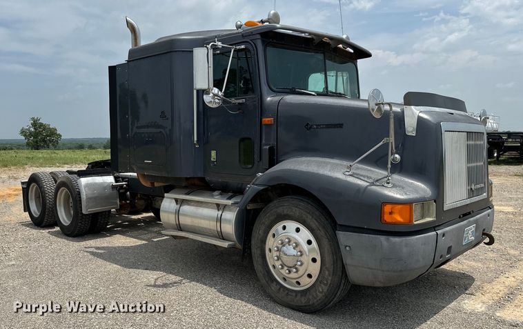 image for item IE9029 1997 International  9200 semi truck