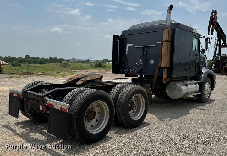 image for item IE9029 1997 International  9200 semi truck