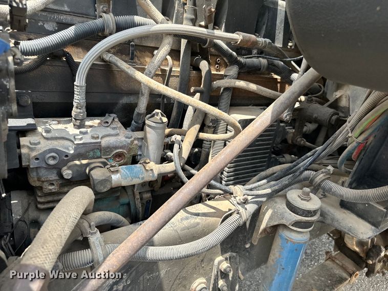 image for item IE9029 1997 International  9200 semi truck