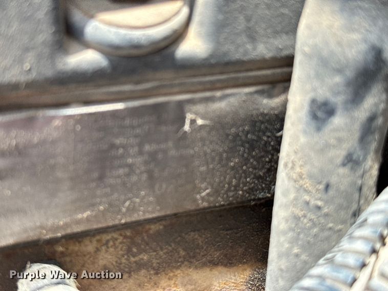 image for item IE9029 1997 International  9200 semi truck