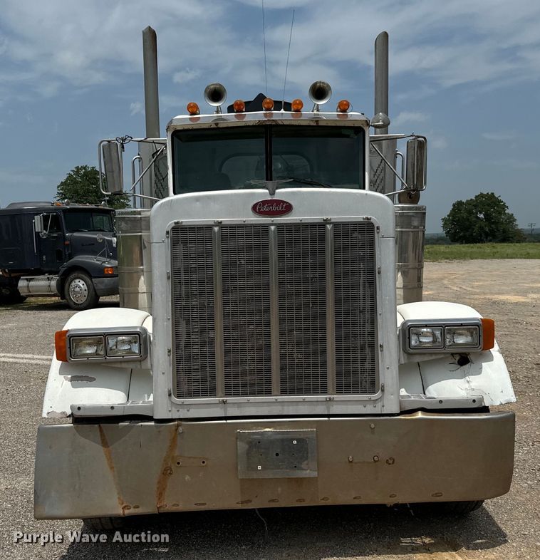 image for item IE9030 1996 Peterbilt  379 vacuum truck