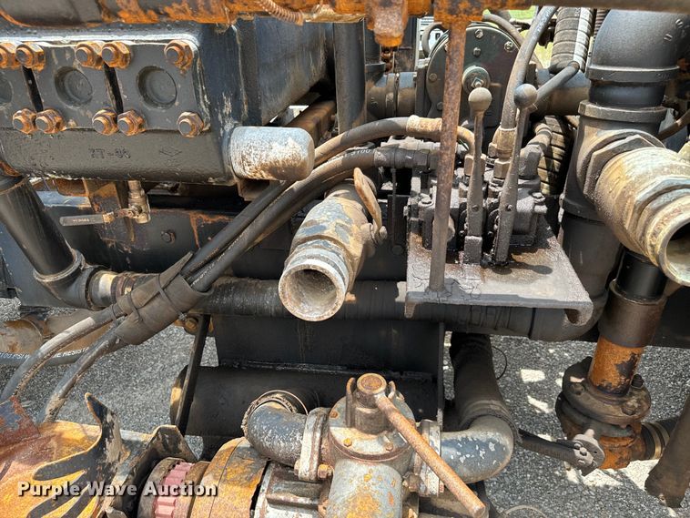 image for item IE9030 1996 Peterbilt  379 vacuum truck