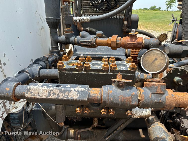 image for item IE9030 1996 Peterbilt  379 vacuum truck