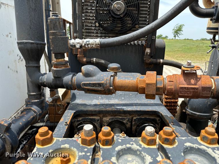 image for item IE9030 1996 Peterbilt  379 vacuum truck