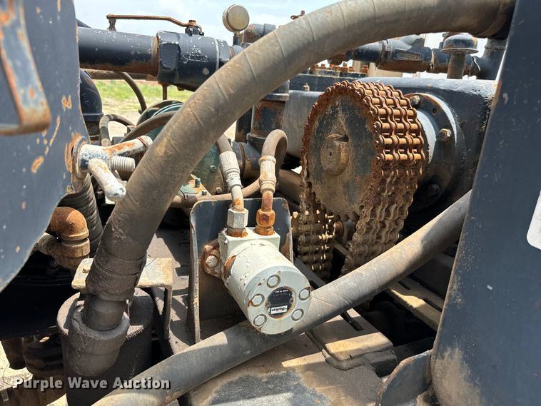 image for item IE9030 1996 Peterbilt  379 vacuum truck