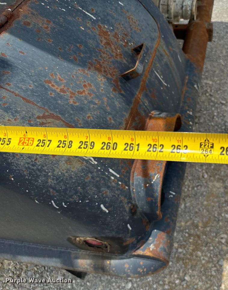 image for item IE9030 1996 Peterbilt  379 vacuum truck