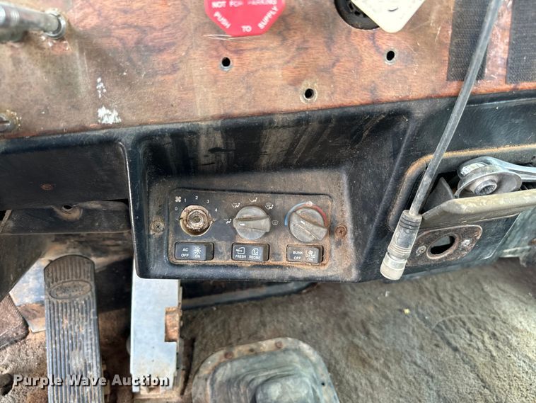 image for item IE9030 1996 Peterbilt  379 vacuum truck