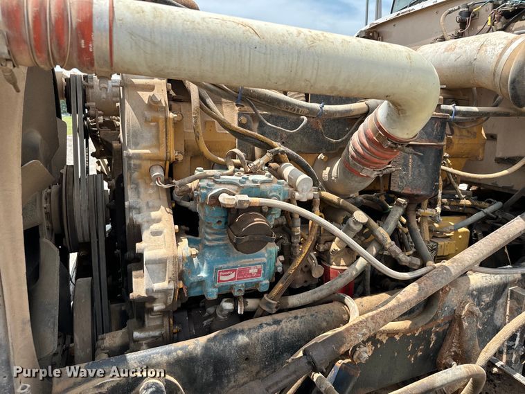 image for item IE9030 1996 Peterbilt  379 vacuum truck