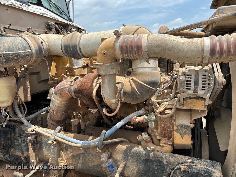 image for item IE9030 1996 Peterbilt  379 vacuum truck