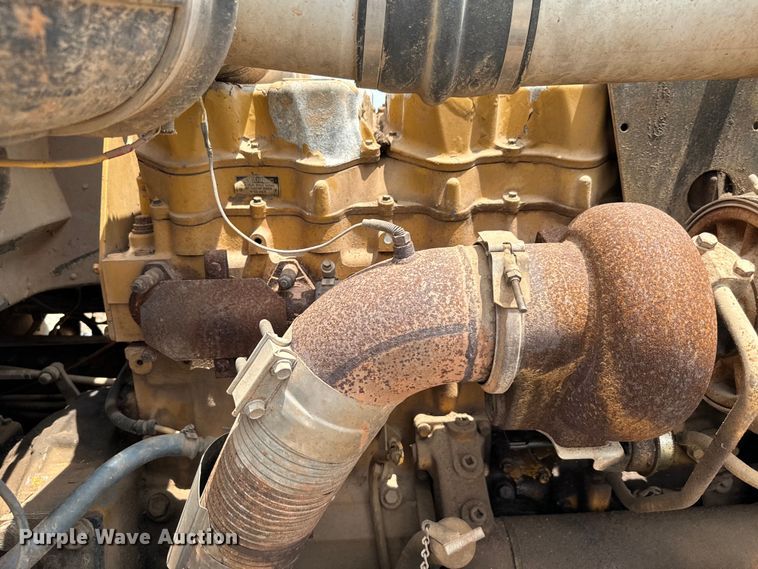 image for item IE9030 1996 Peterbilt  379 vacuum truck