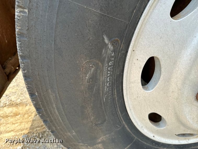 image for item IE9030 1996 Peterbilt  379 vacuum truck