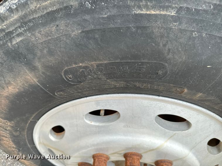 image for item IE9030 1996 Peterbilt  379 vacuum truck